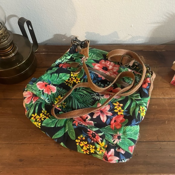 Myra Bag - Crossbody with Hawaiian Print and Cow Hide - Picture 2 of 5